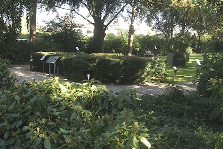 gedichtentuin Gedichtentuin - Boomkwekerskerkhof